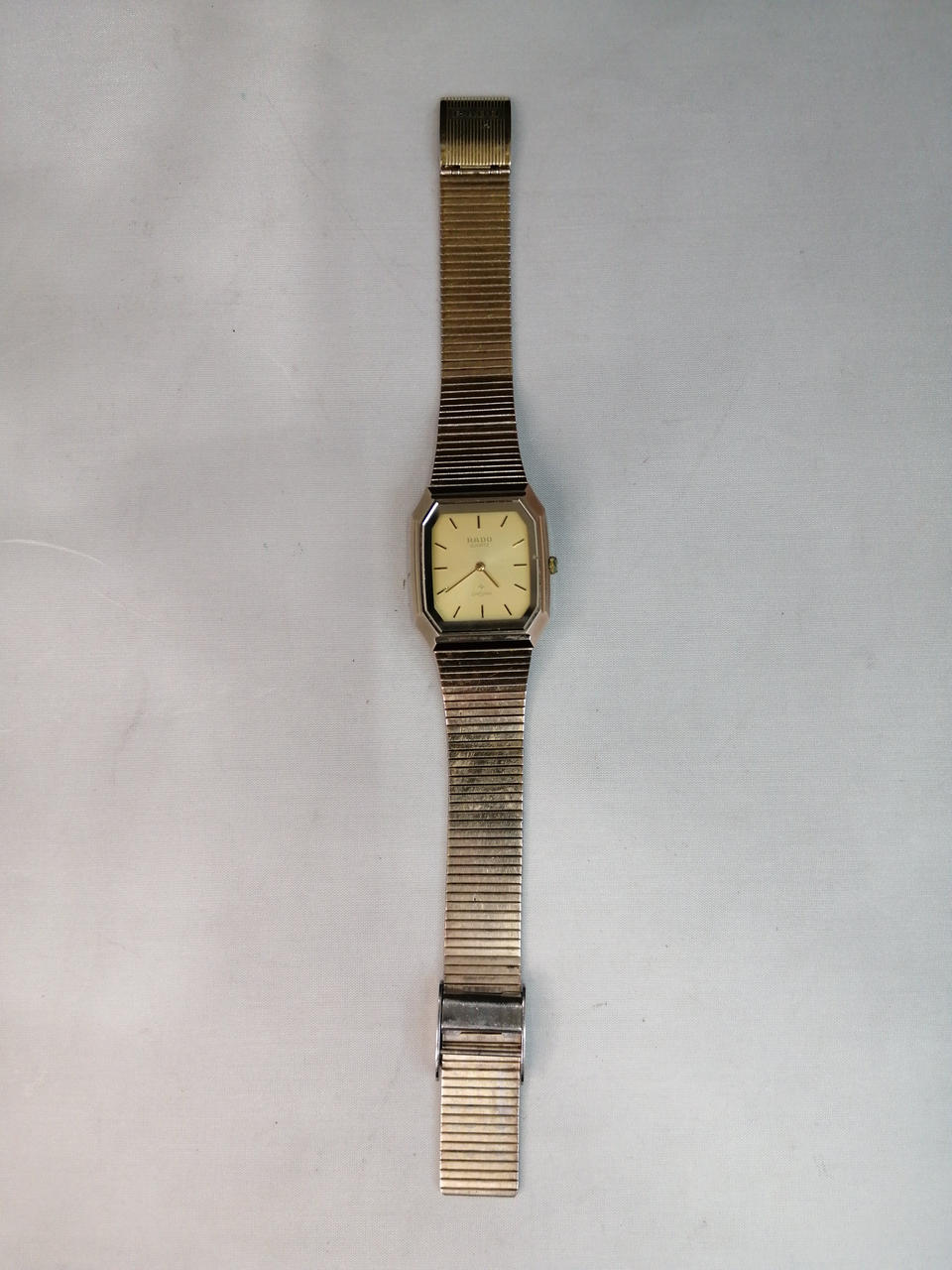 ベルト浮いてる箇所あり。