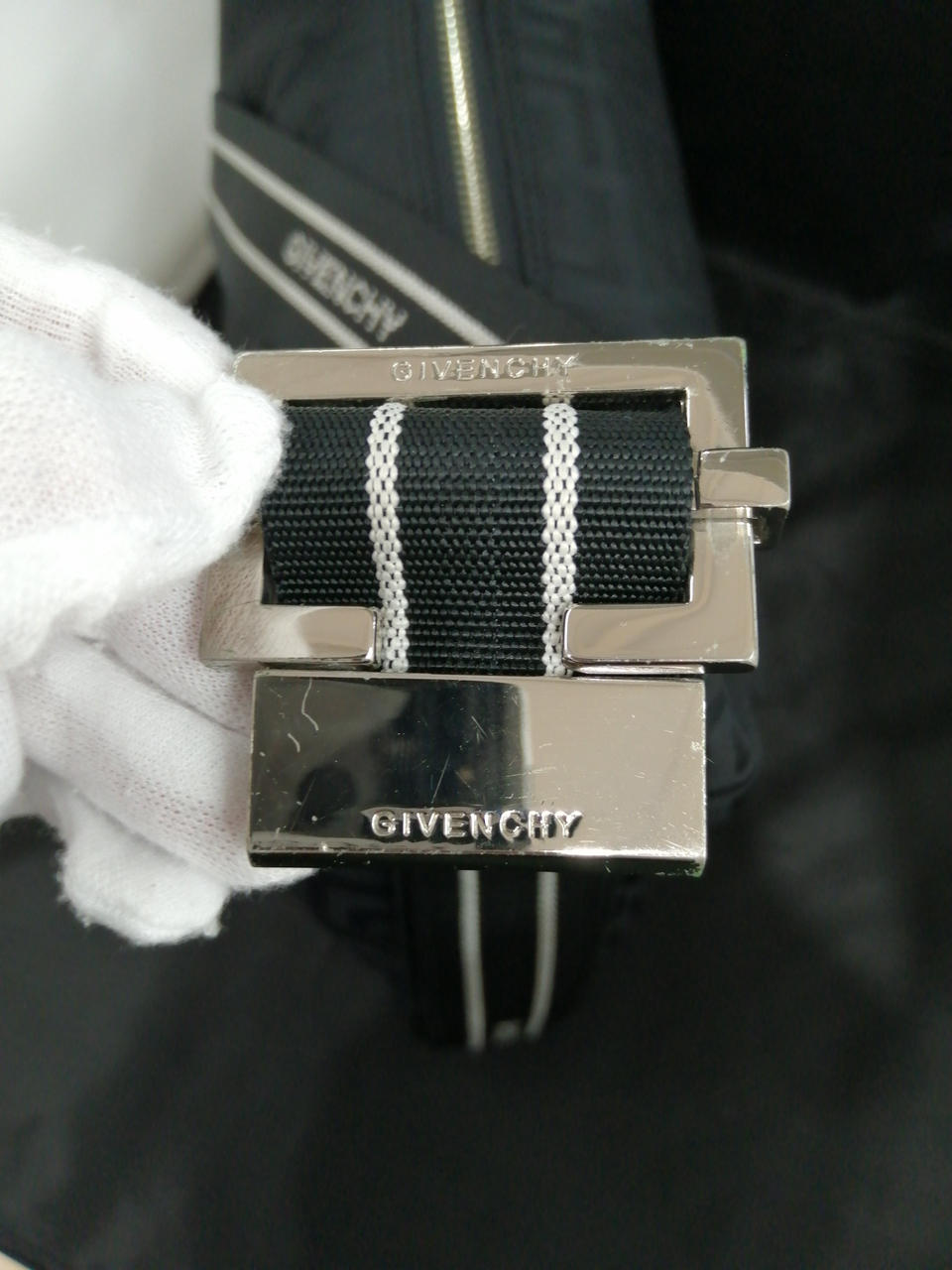 この部分でショルダーの長さ調節します。