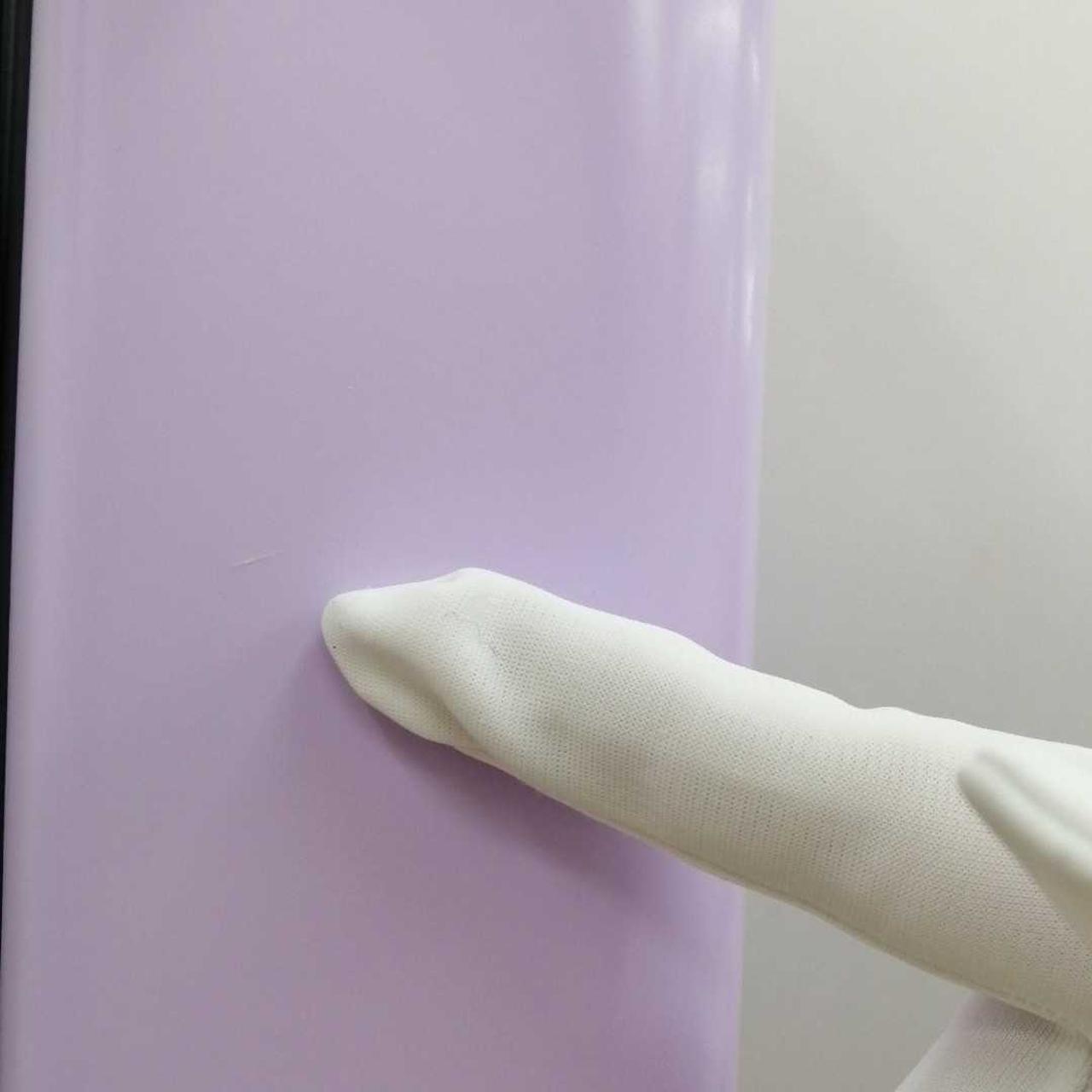 小さいキズあり。