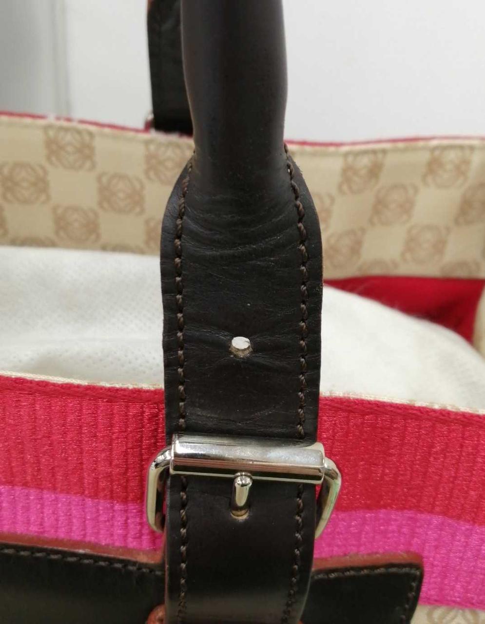 持ち手、両方ともシワあり