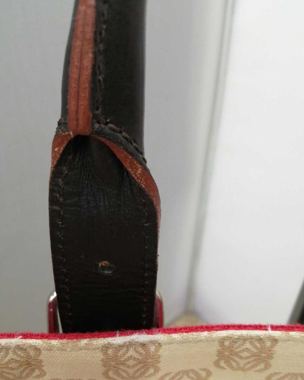 持ち手、両方ともシワあり