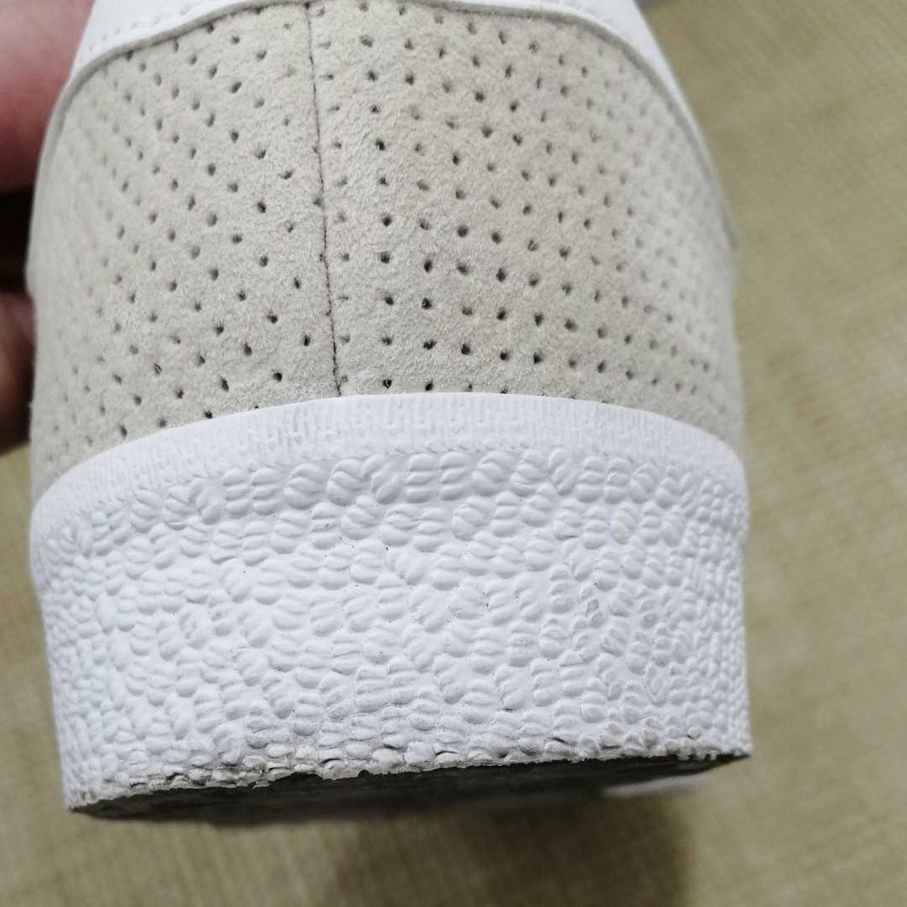 ソール部分汚れあり