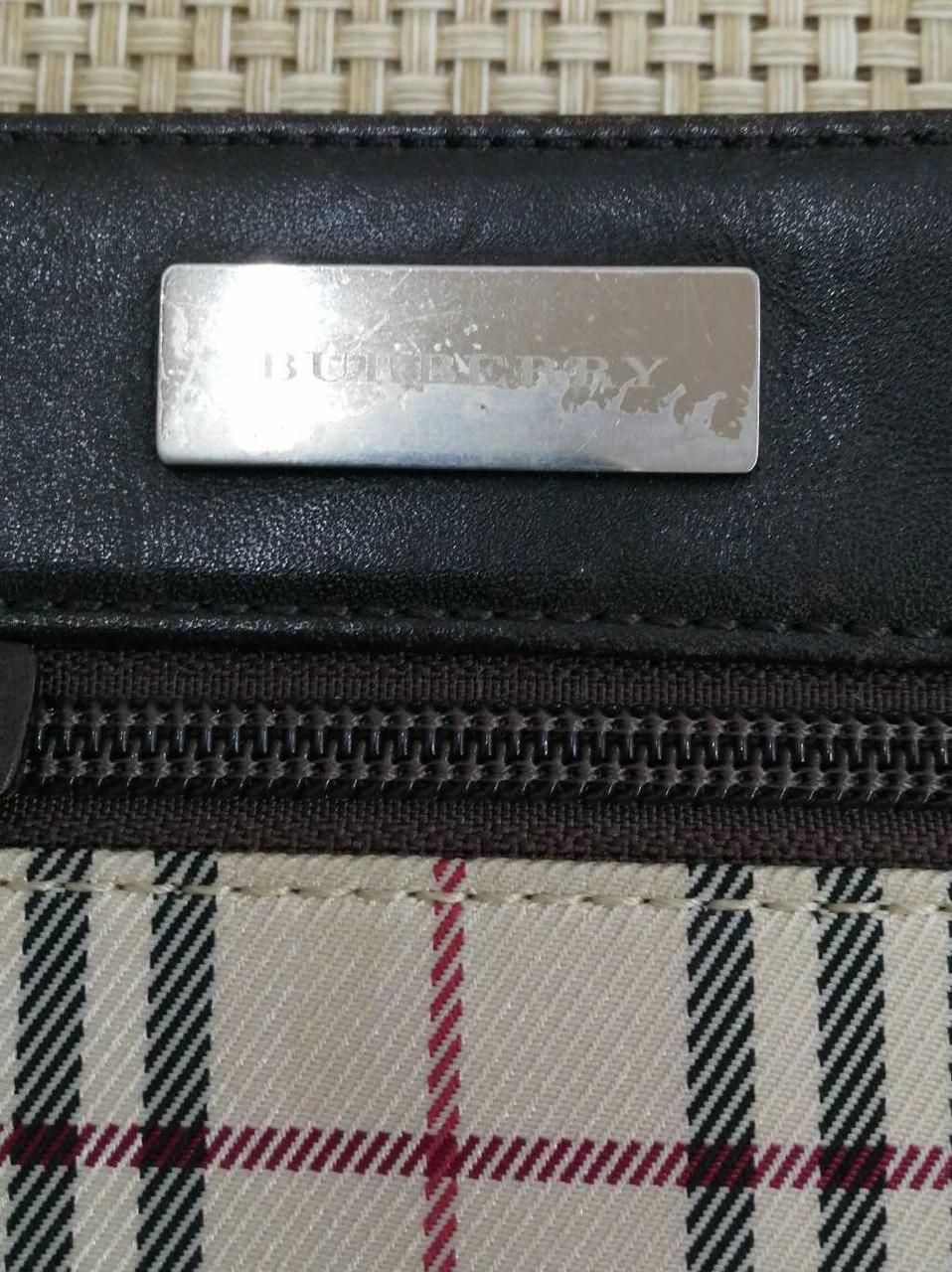 剥がれている部分があります