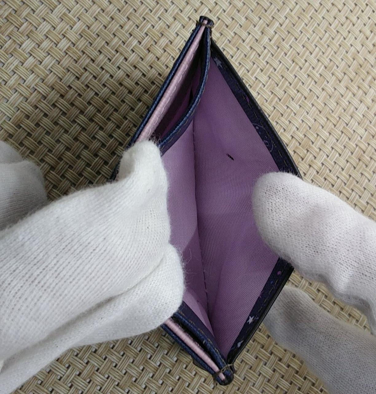 中に小さい汚れあり