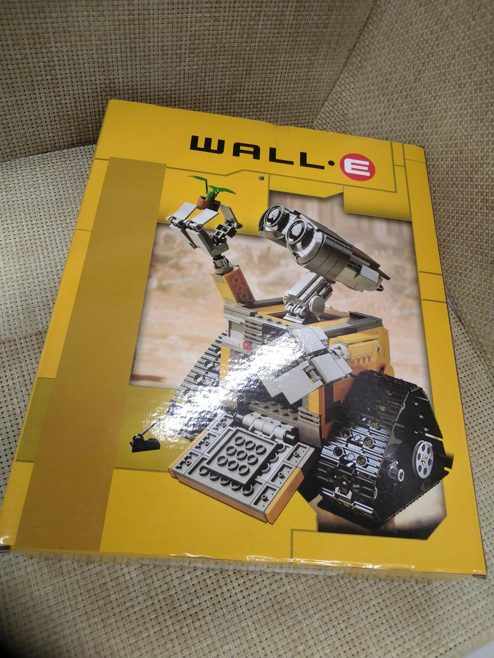 箱に角擦れある部分確認ください