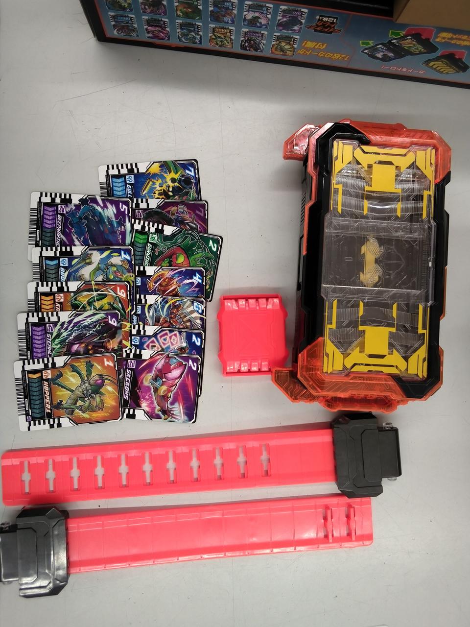 BANDAI|仮面ライダーガッチャード完全なりきりセット|【ハードオフ公式