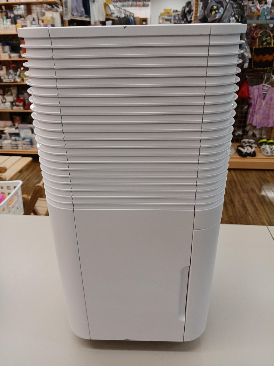 VERSOS 除湿機 【超美品】 ヴェルソス(VERSOS)|イオン機能付き除湿機|HARDOFFオフモール