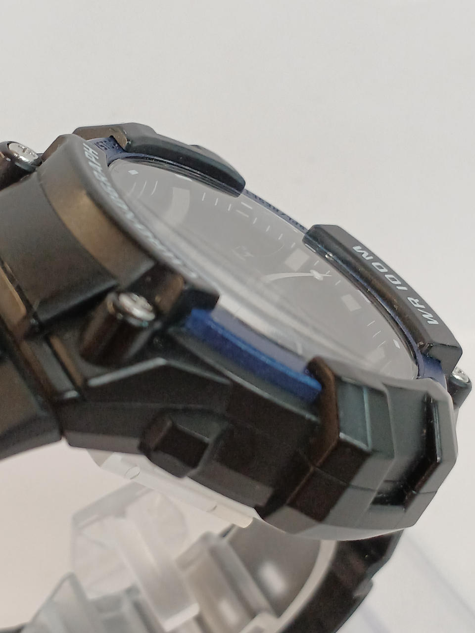 見づらいですが、盤面に小さいキズあります