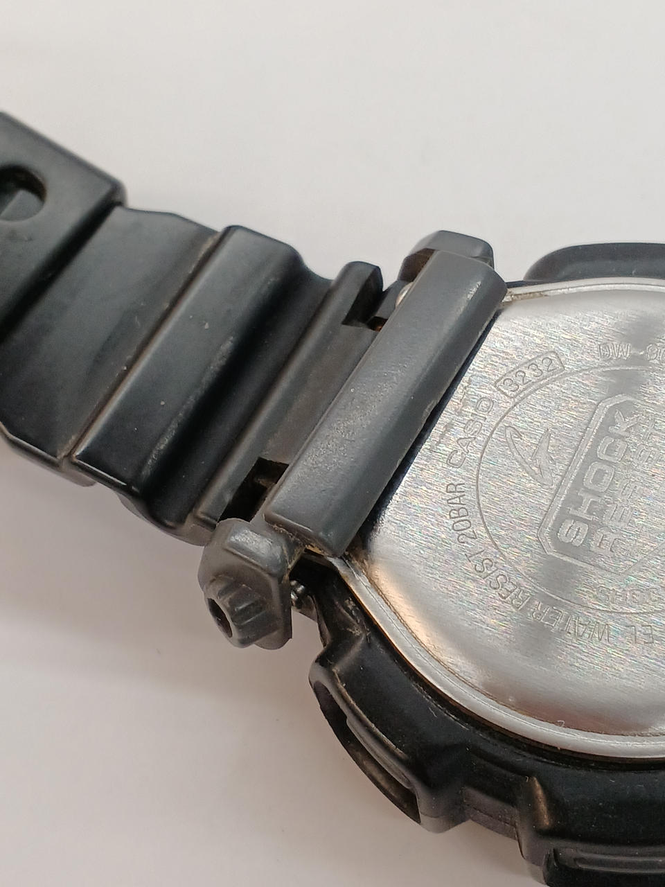 カバー外れています