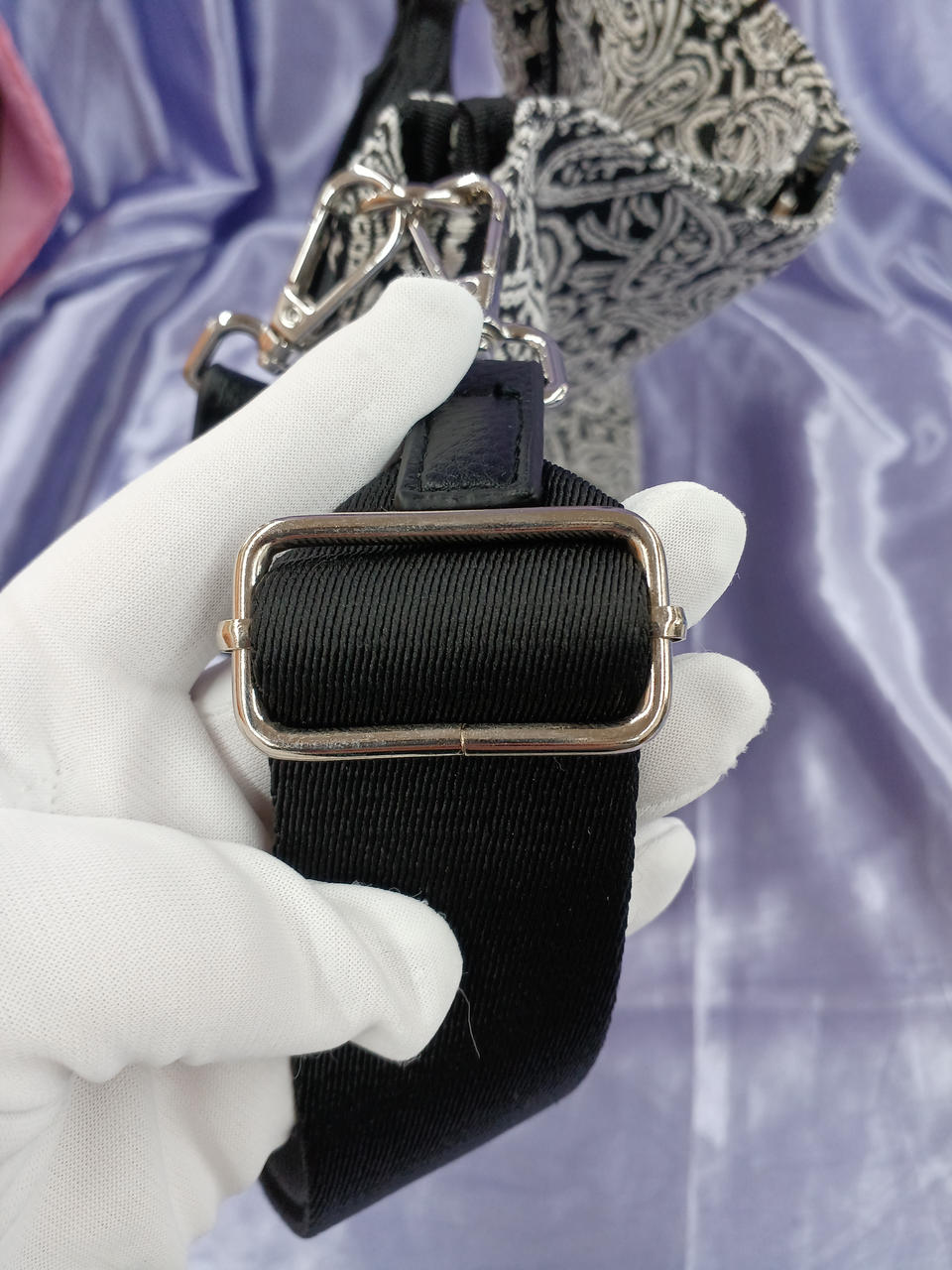 細かいキズ、くすみあり