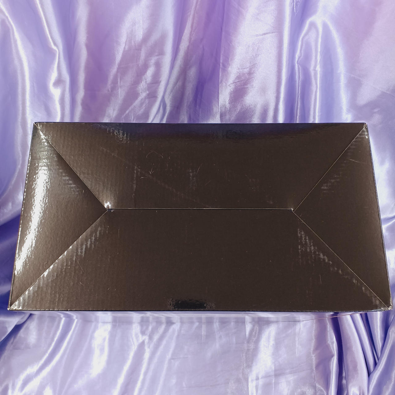 スレキズ・汚れあります。