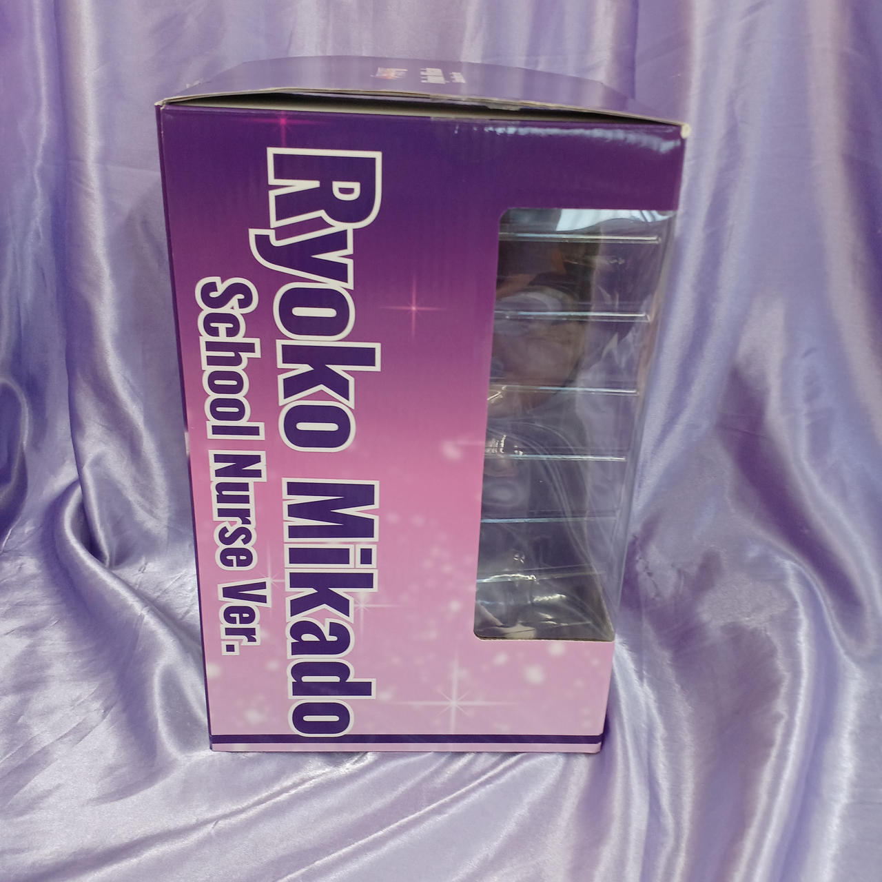 キズ、テープ跡あります。