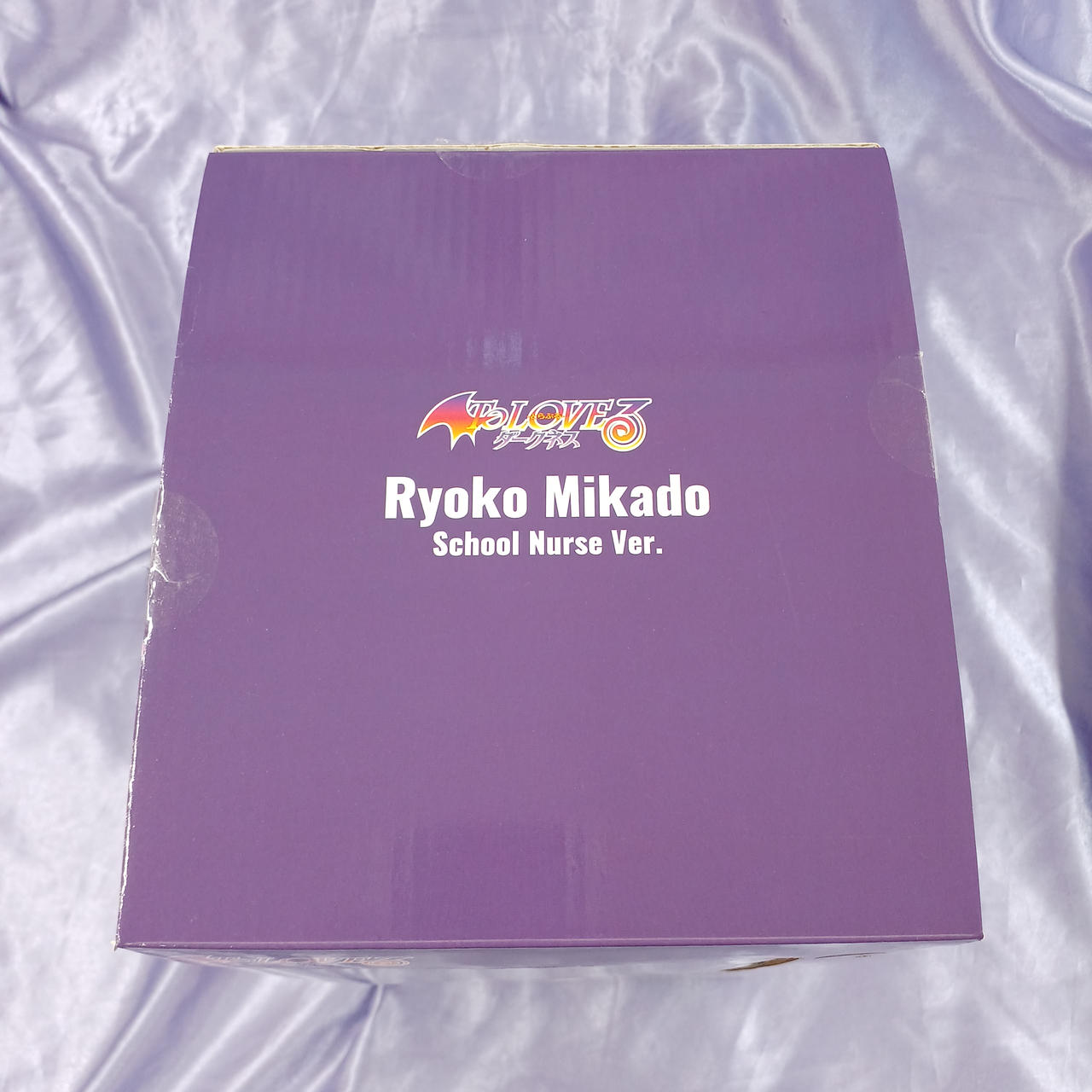 スレキズあります。