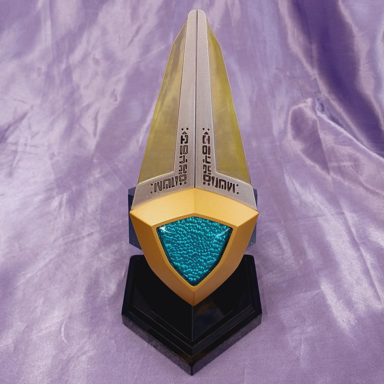 全体的に細かなスレキズ・汚れあります。