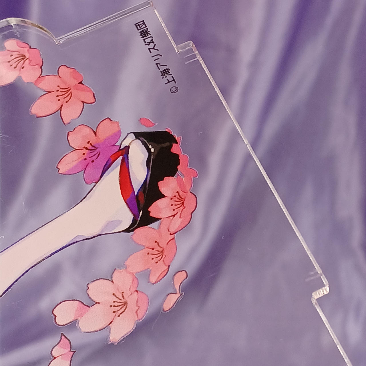 台座に入れる部分は性質上スレています。