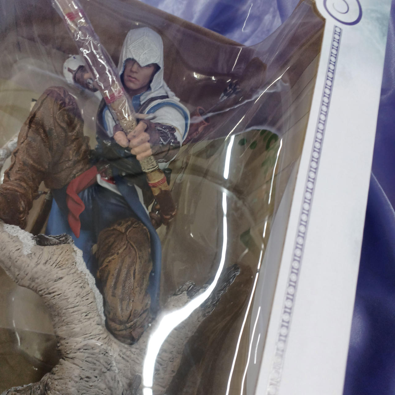 スレキズあります。