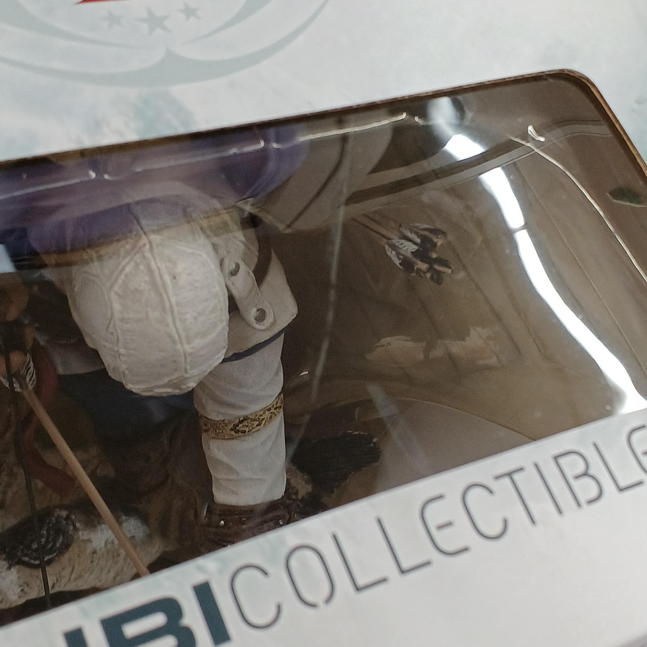 スレキズあります。