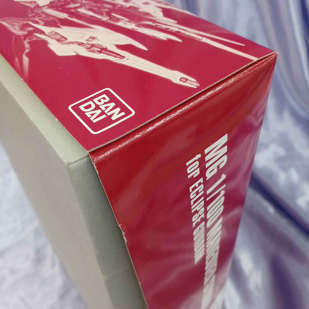 角傷みあります。