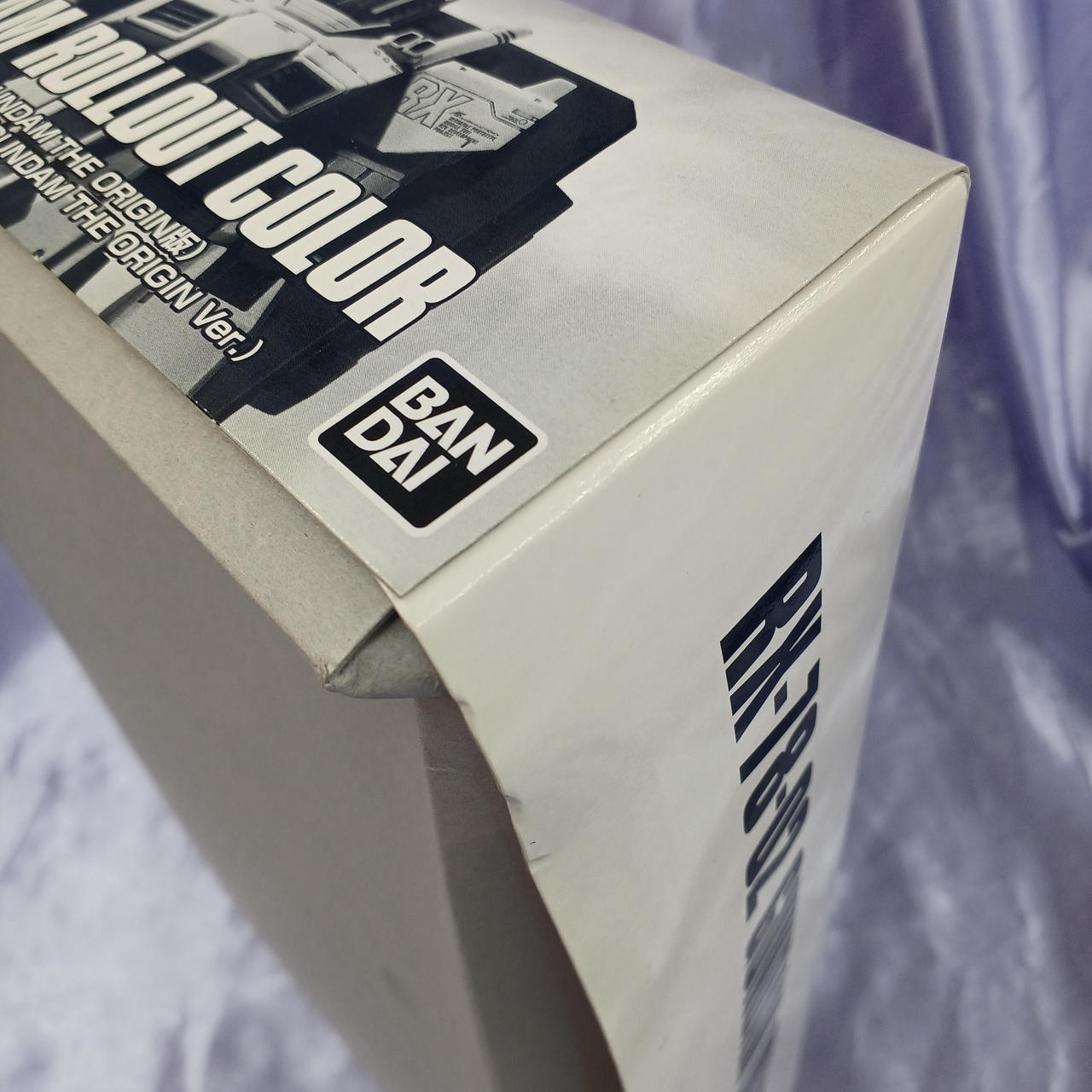 箱潰れ・角傷みあります。