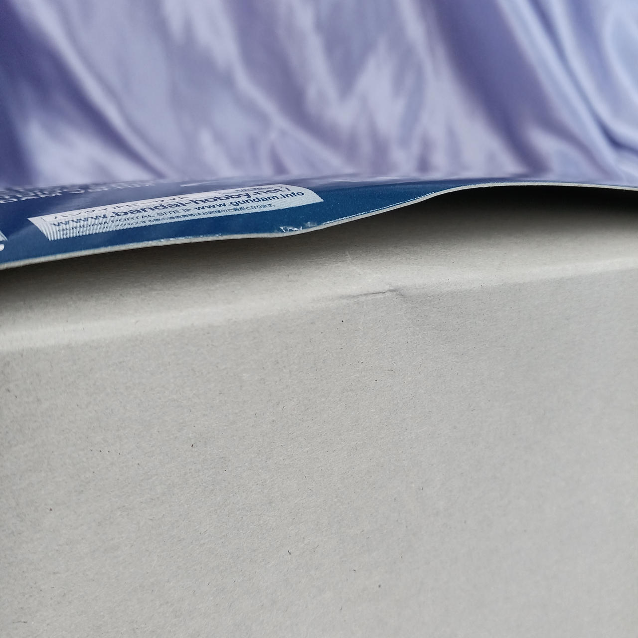 箱潰れ・傷みあります。