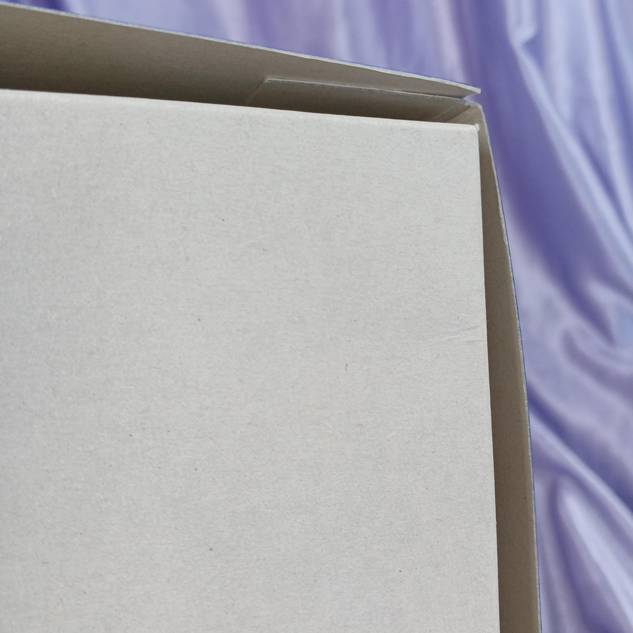 角傷みあります。