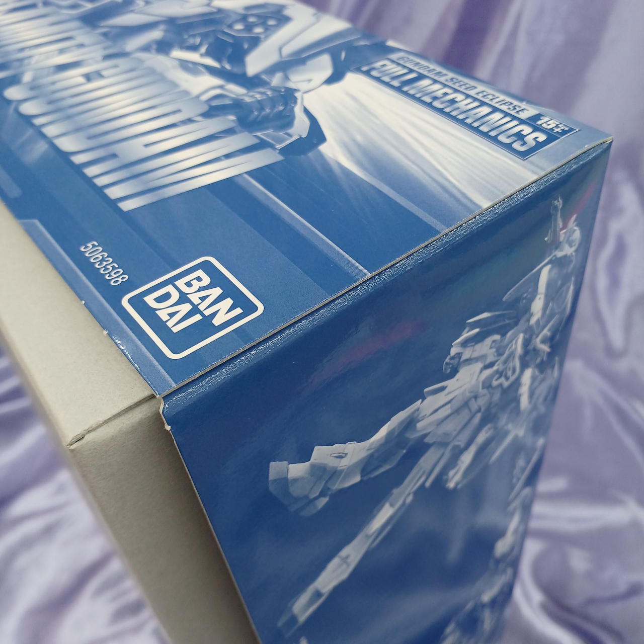 角傷みあります。