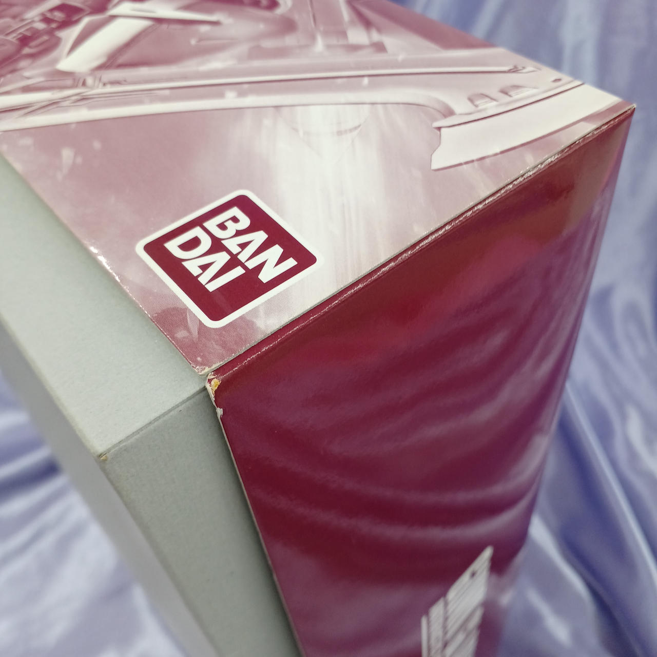 角傷みあります。