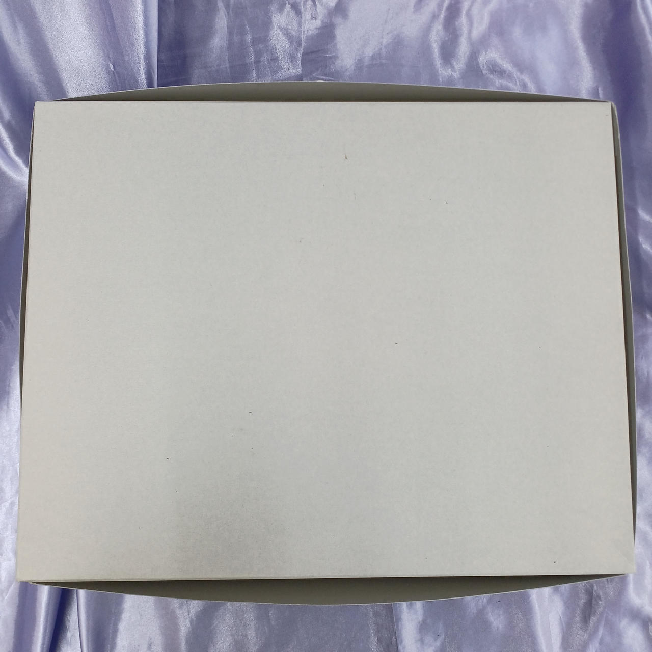 角傷み・汚れあります。