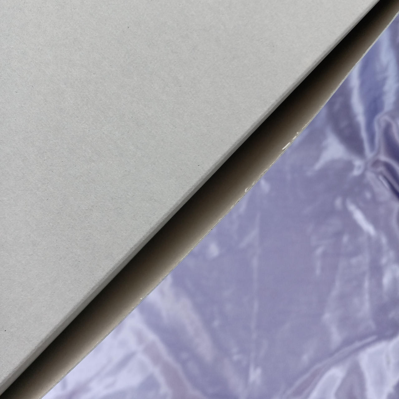 箱傷みあります。