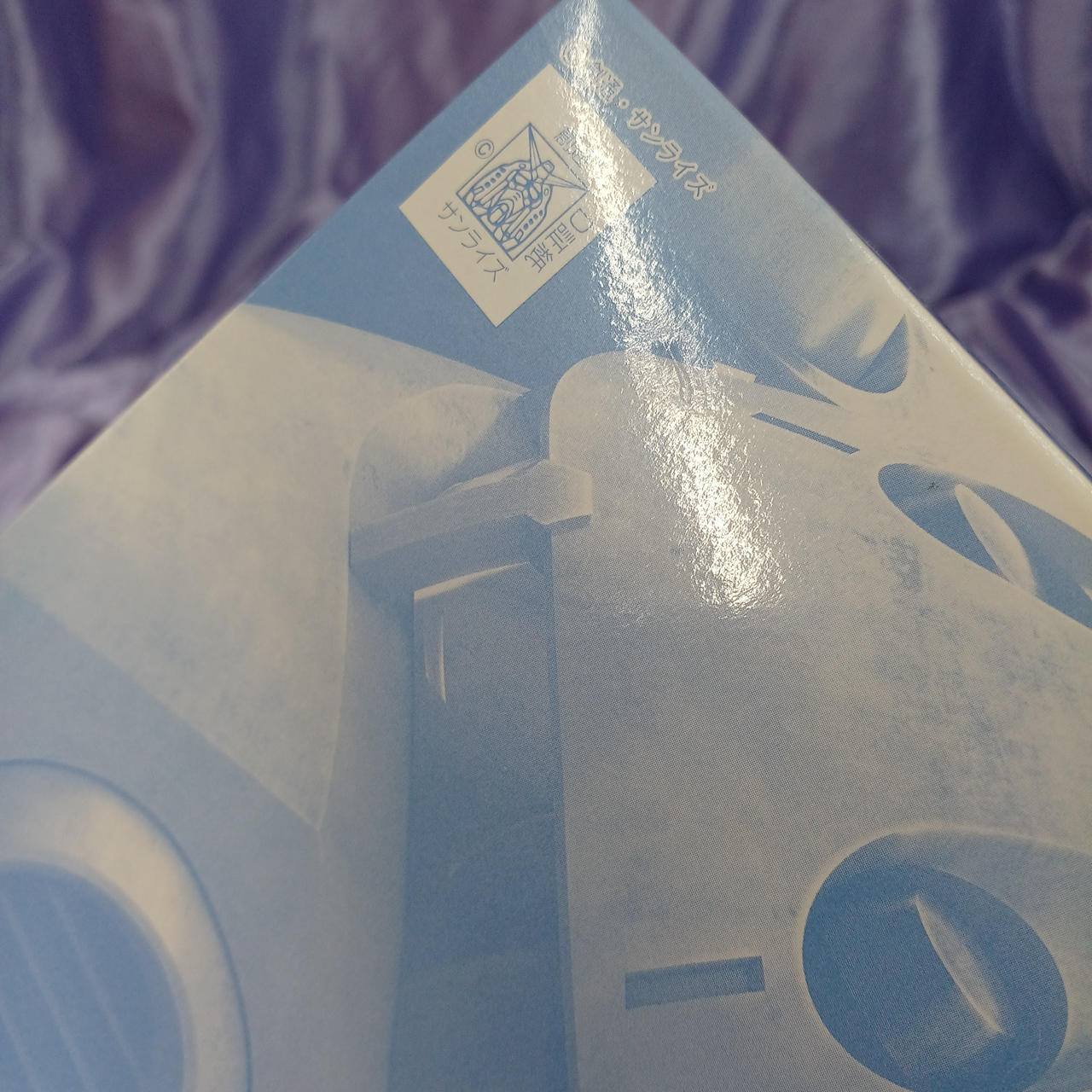 箱傷みあります。