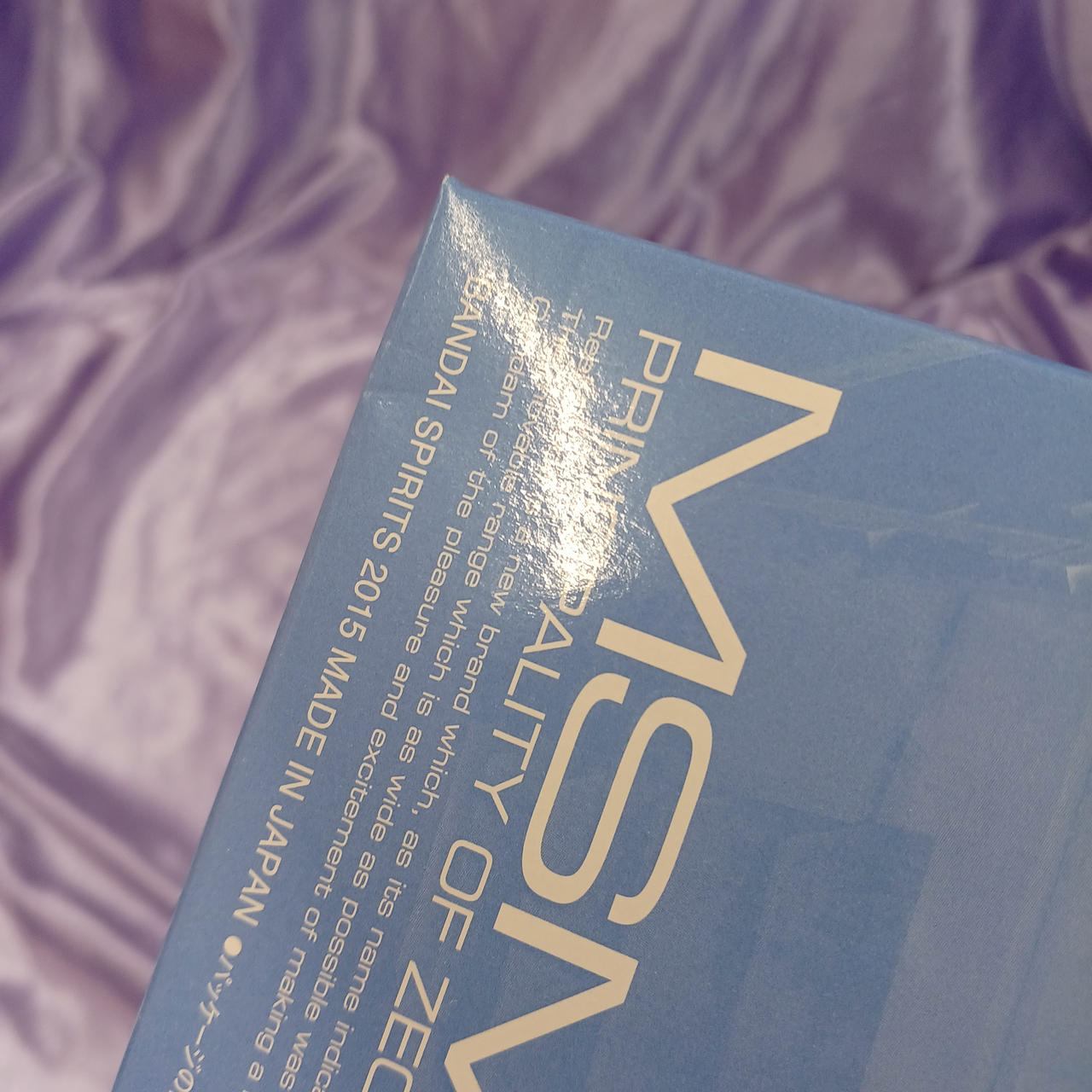 箱傷みあります。