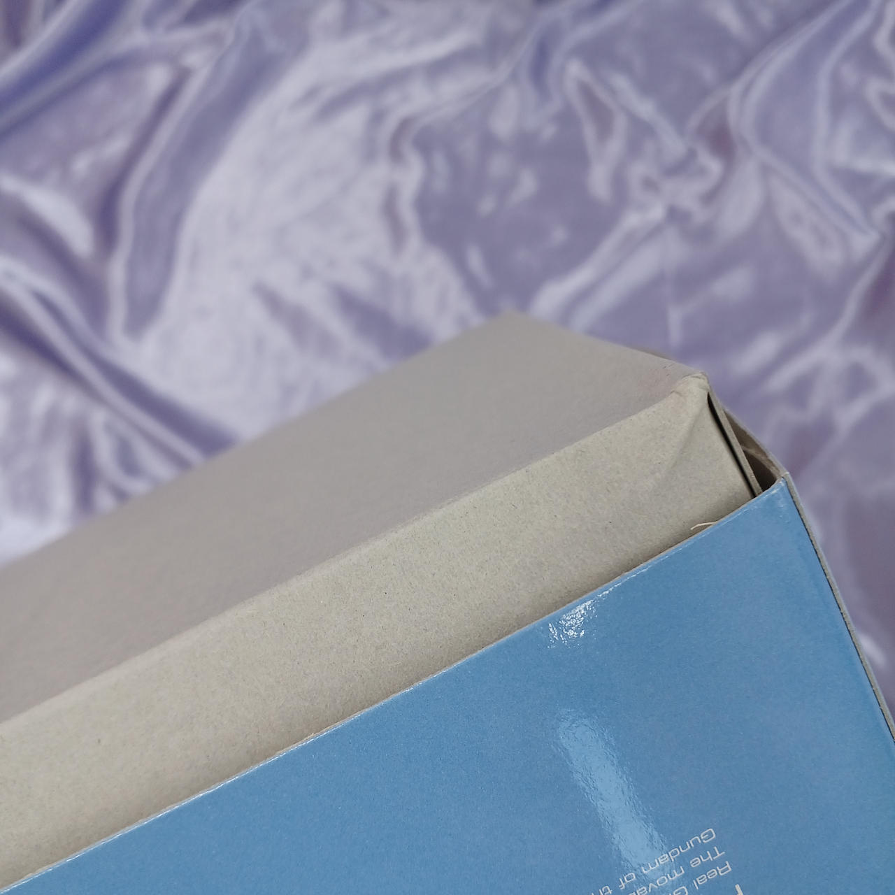 箱傷み・へこみあります。