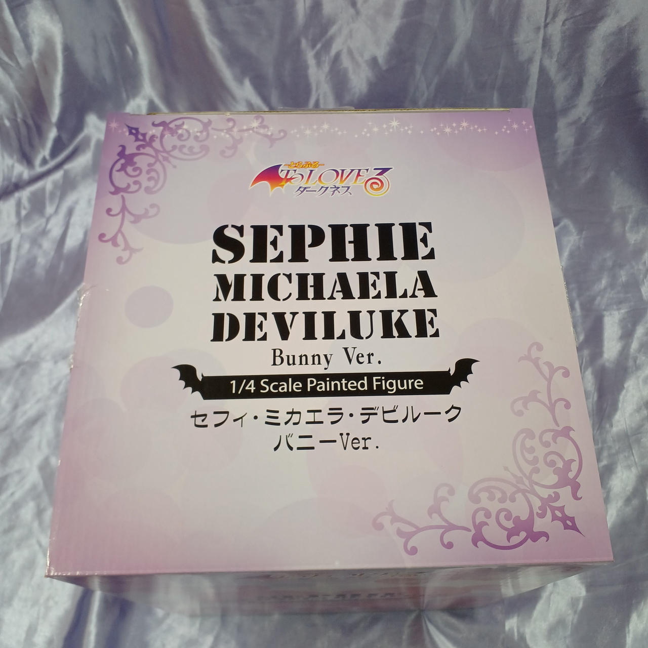 テープ跡あります。