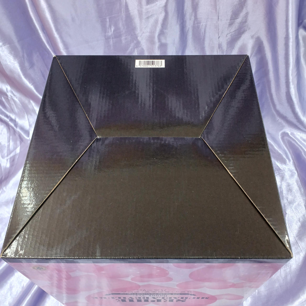 スレキズあります。