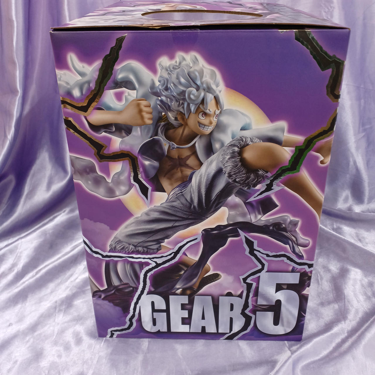 箱傷み、テープ汚れあります。