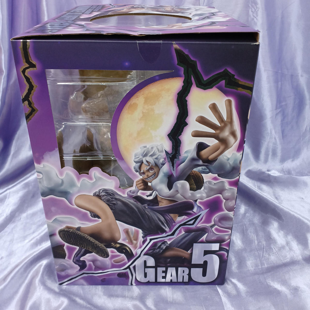 箱傷み、テープ汚れあります。