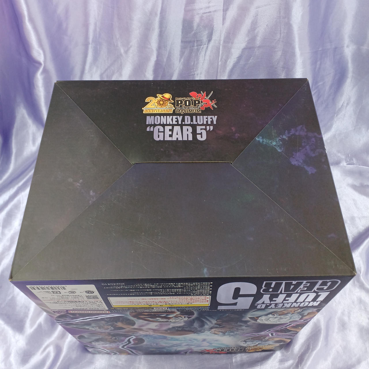 箱傷み、汚れあります。