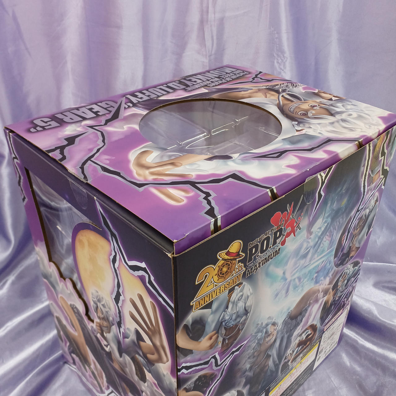 角傷みあります。