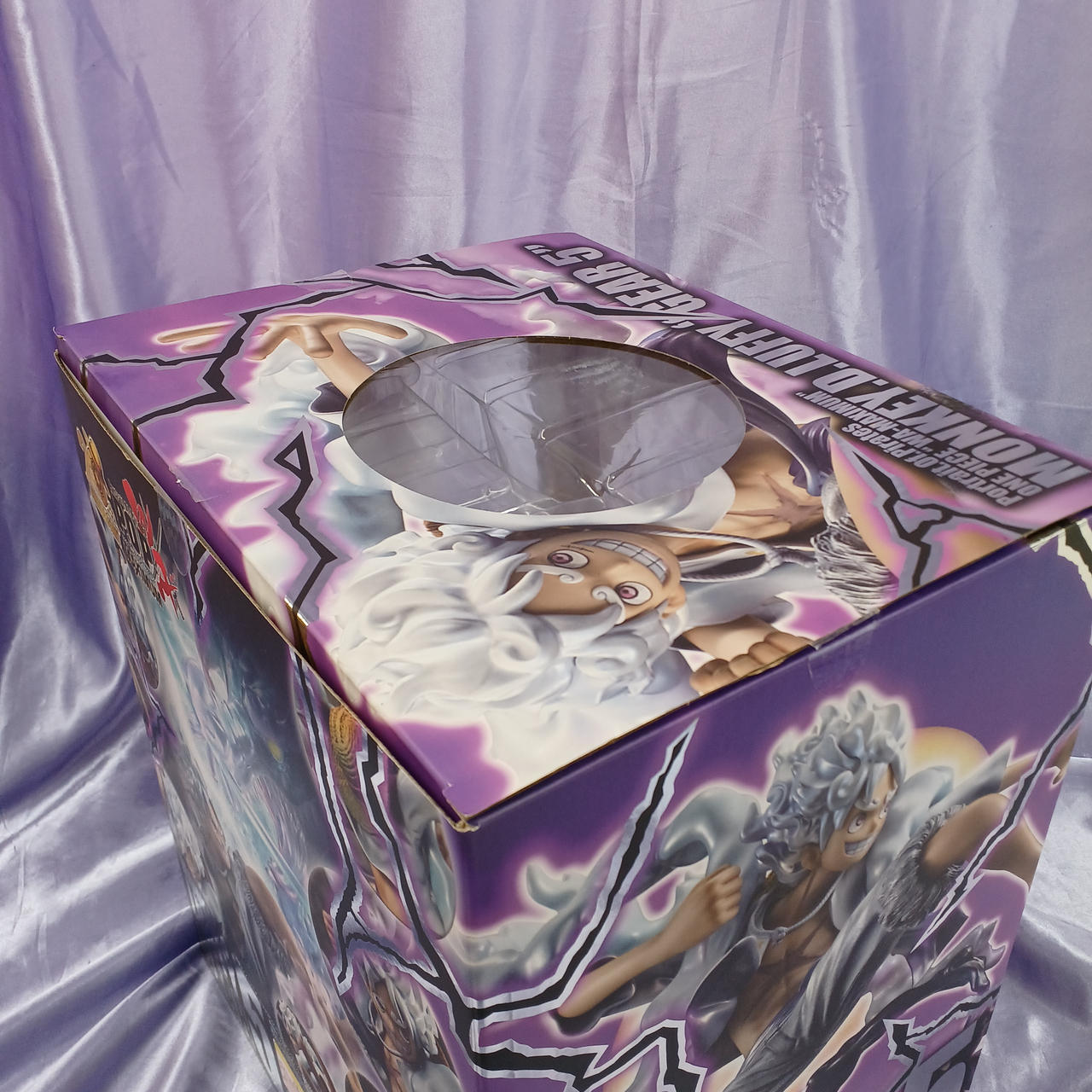 角傷みあります。