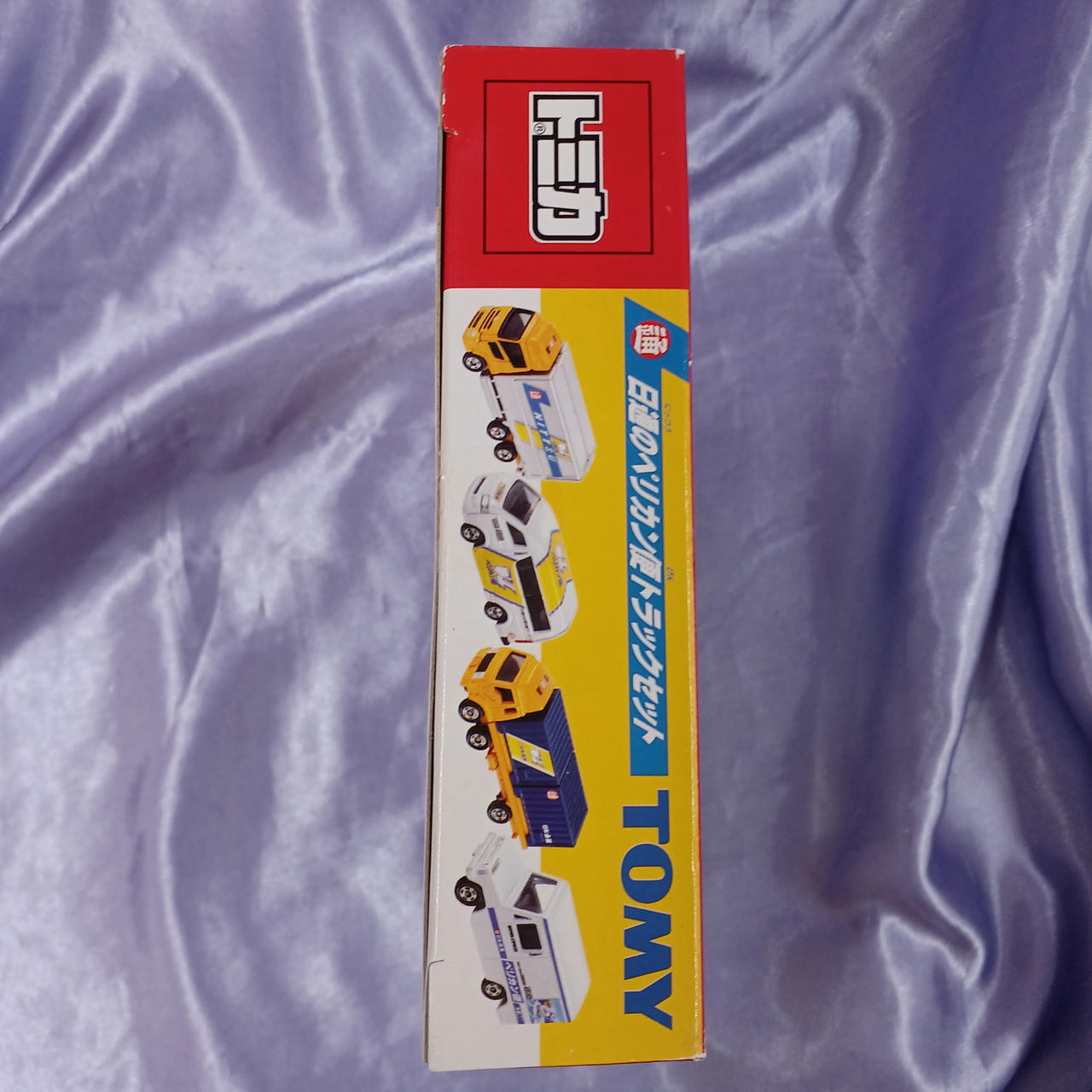 箱傷み・汚れあります。