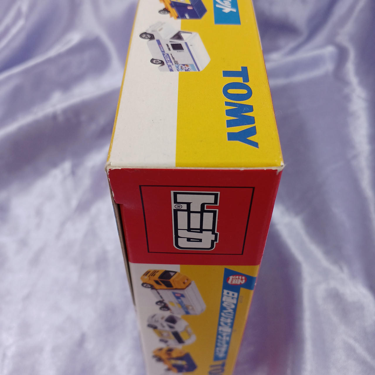 箱傷み・汚れあります。