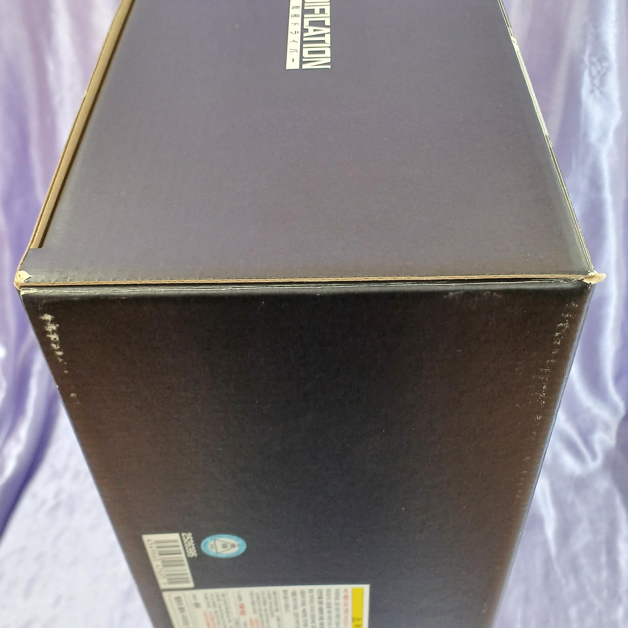 角傷みあります。