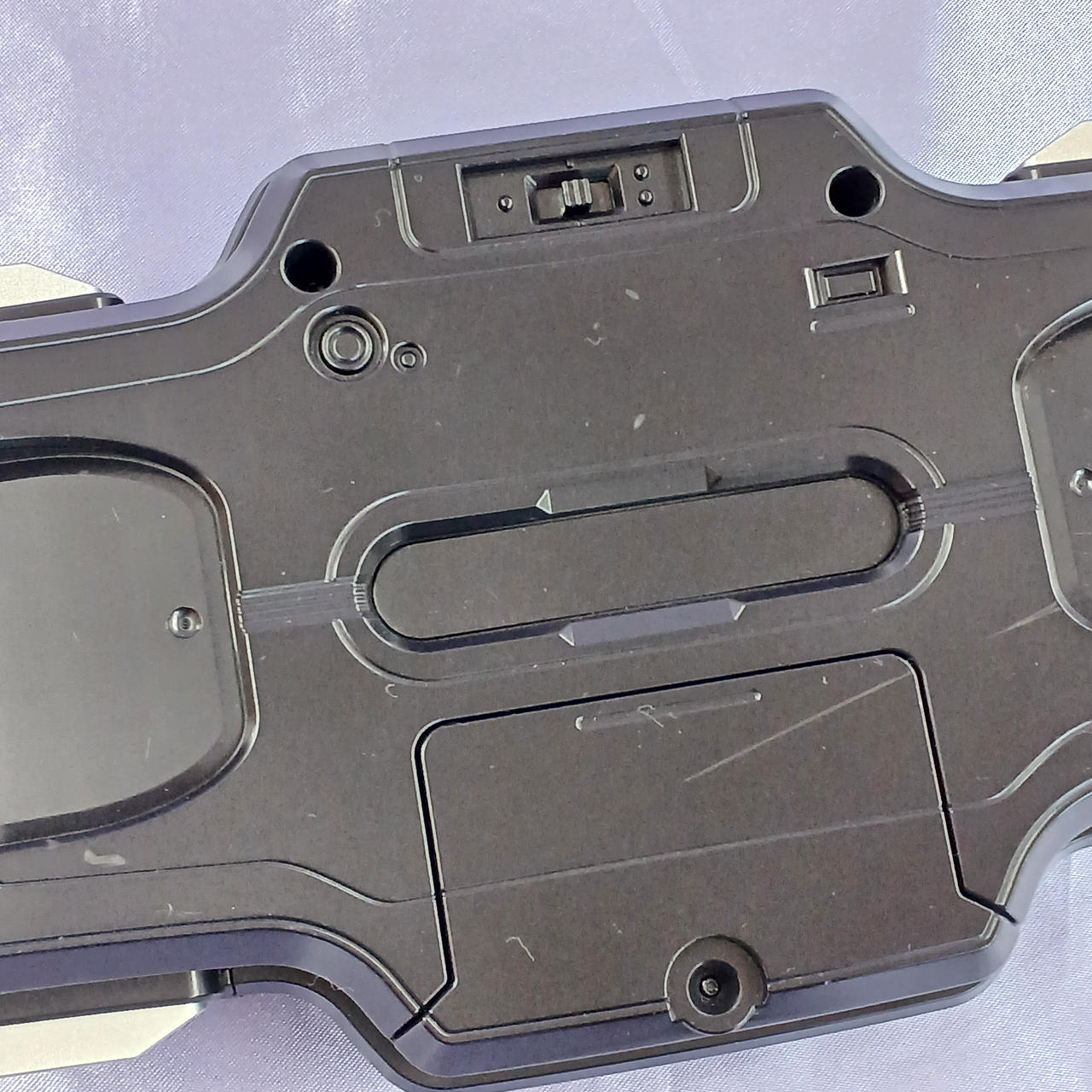 スレキズ・汚れあります。