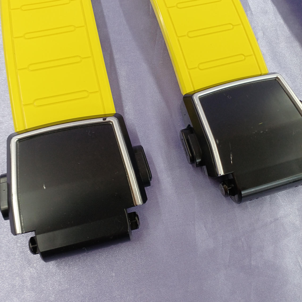 スレキズ・塗装削れあります。