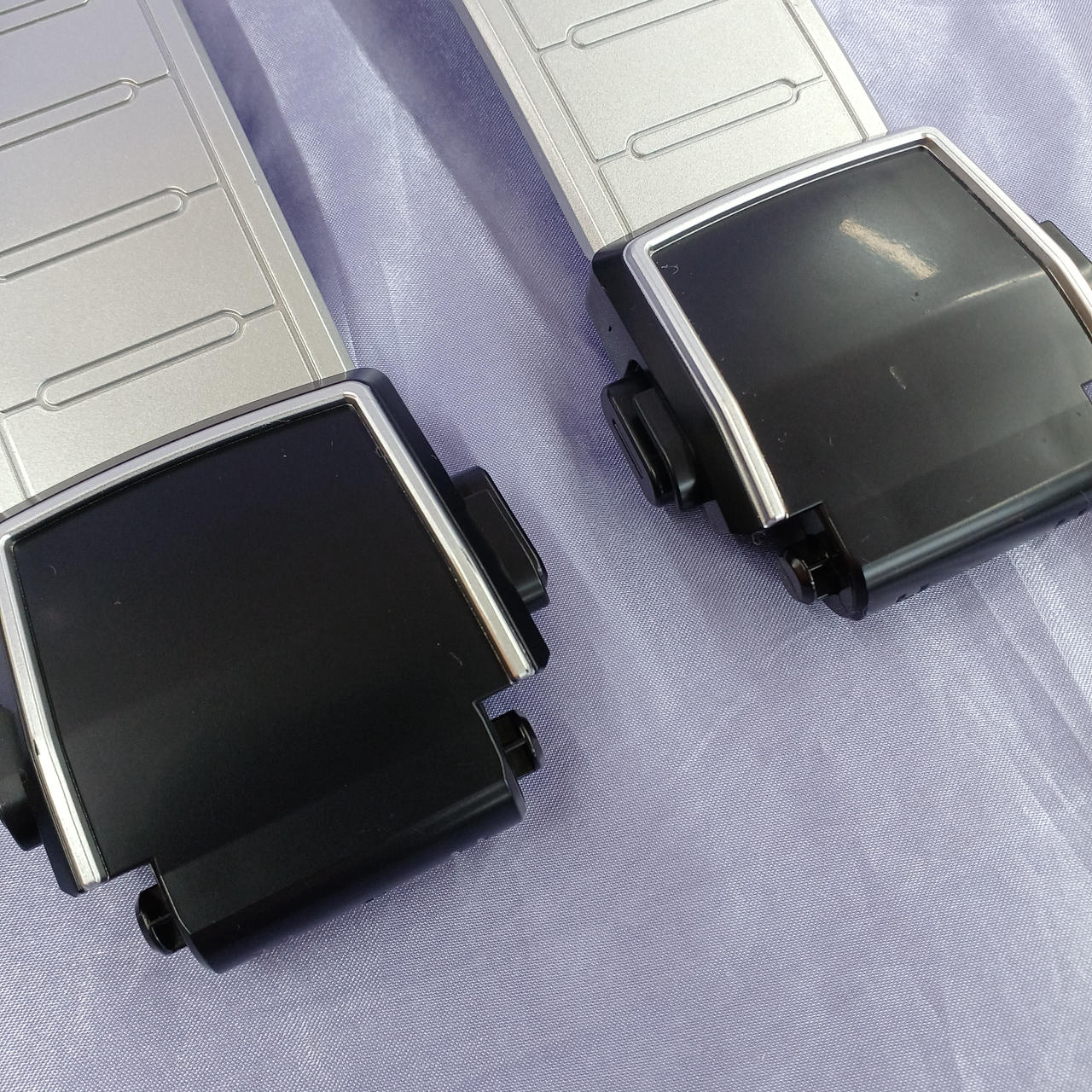 スレキズあります。