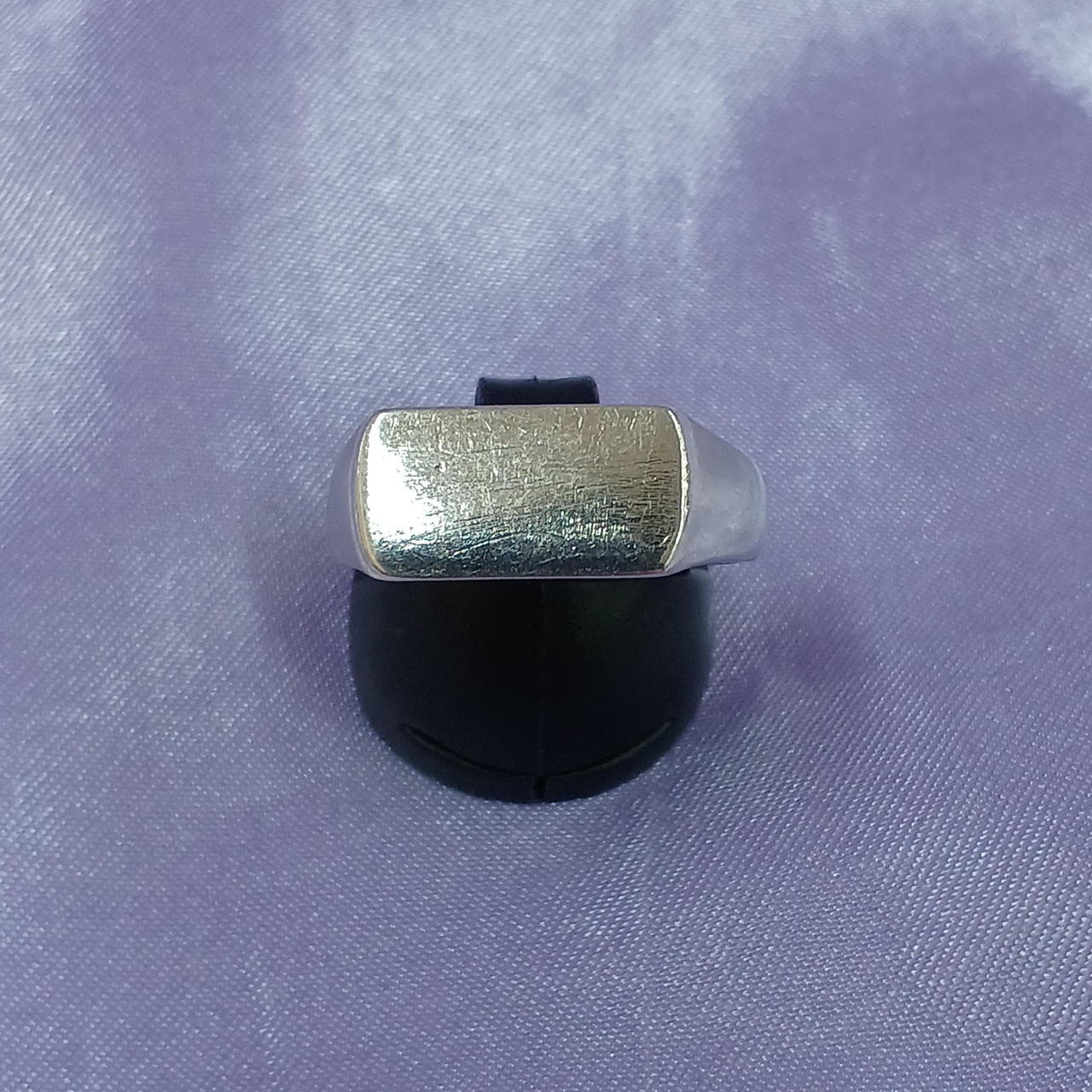 くすみ、細かいキズあり