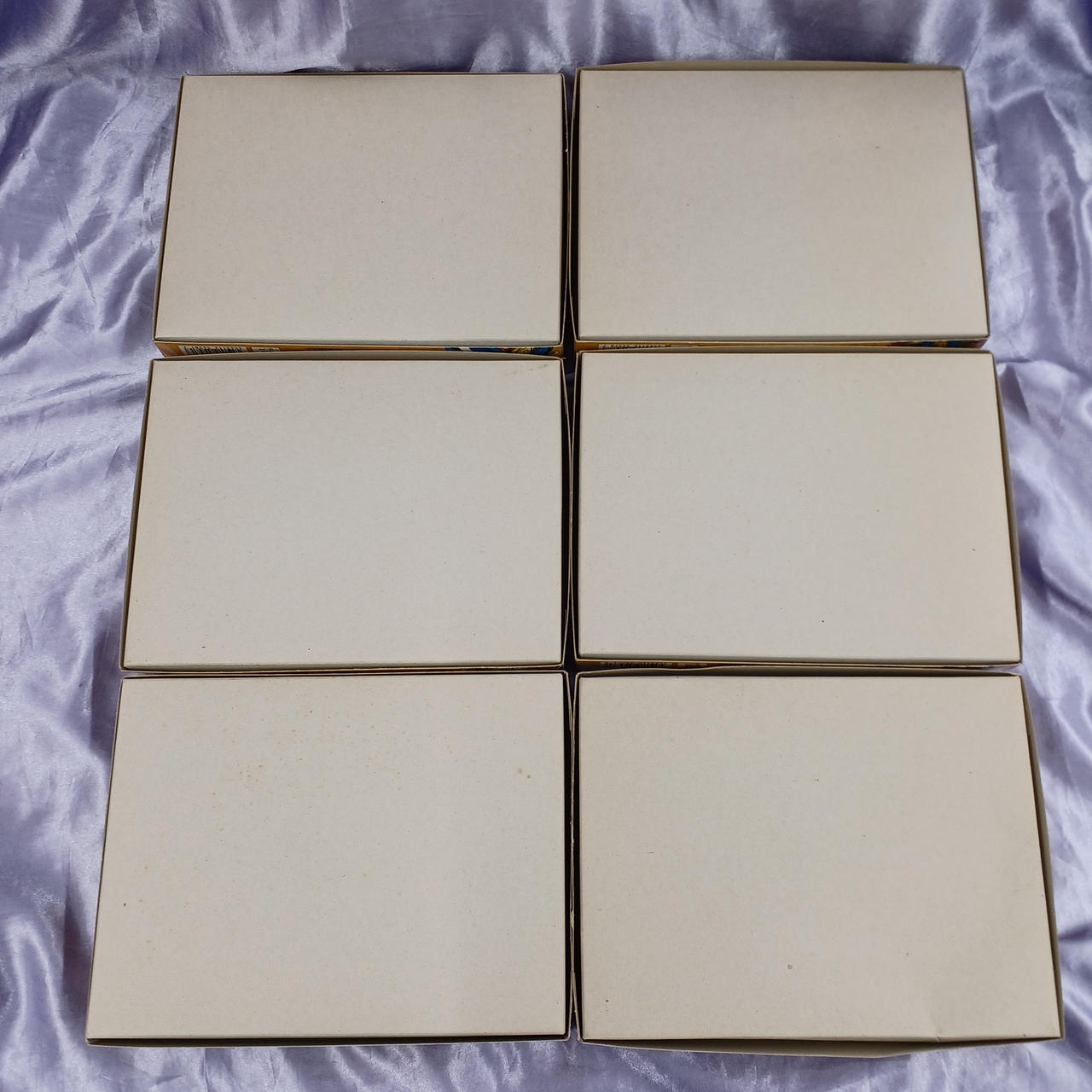 箱傷み・汚れあります。