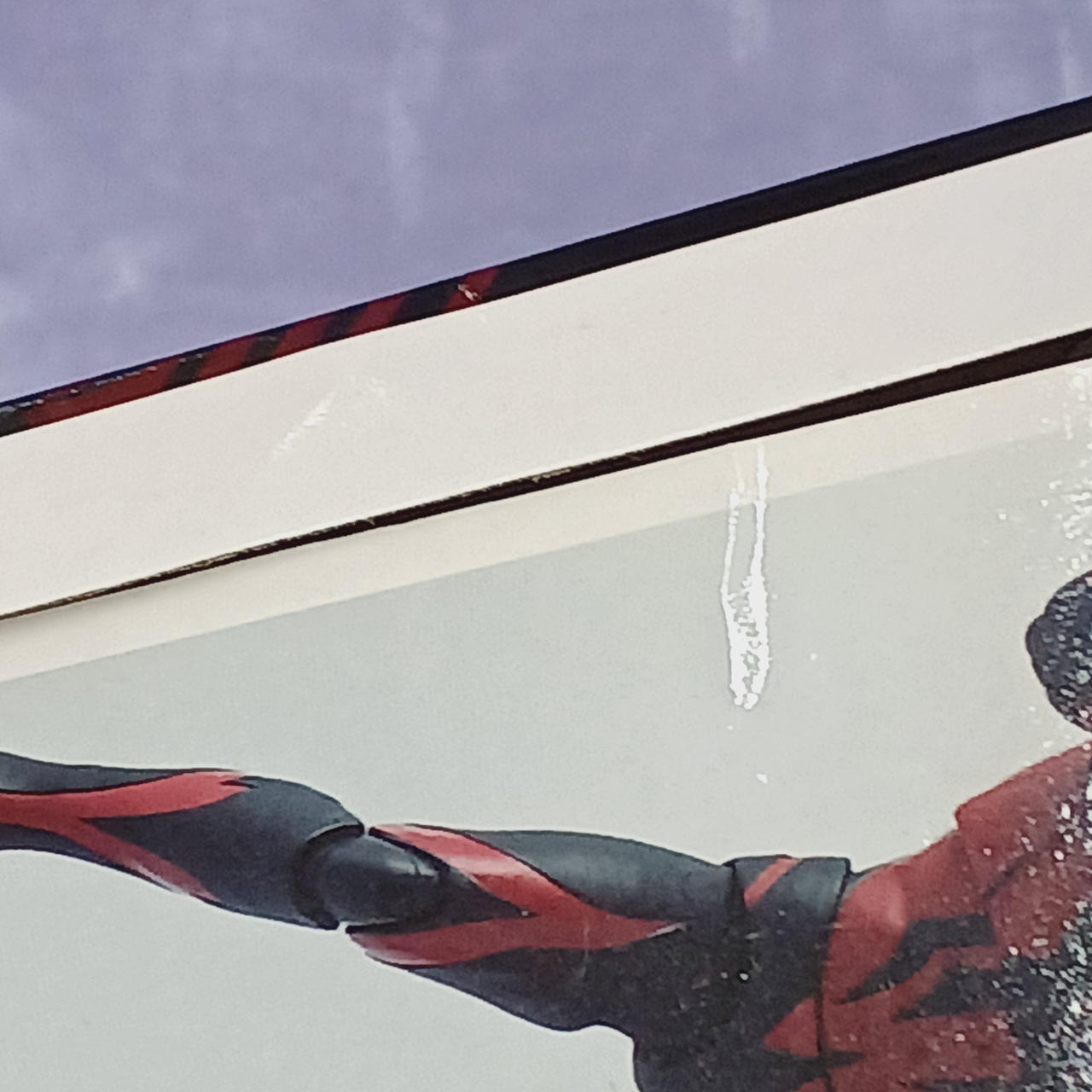 箱傷みあります。