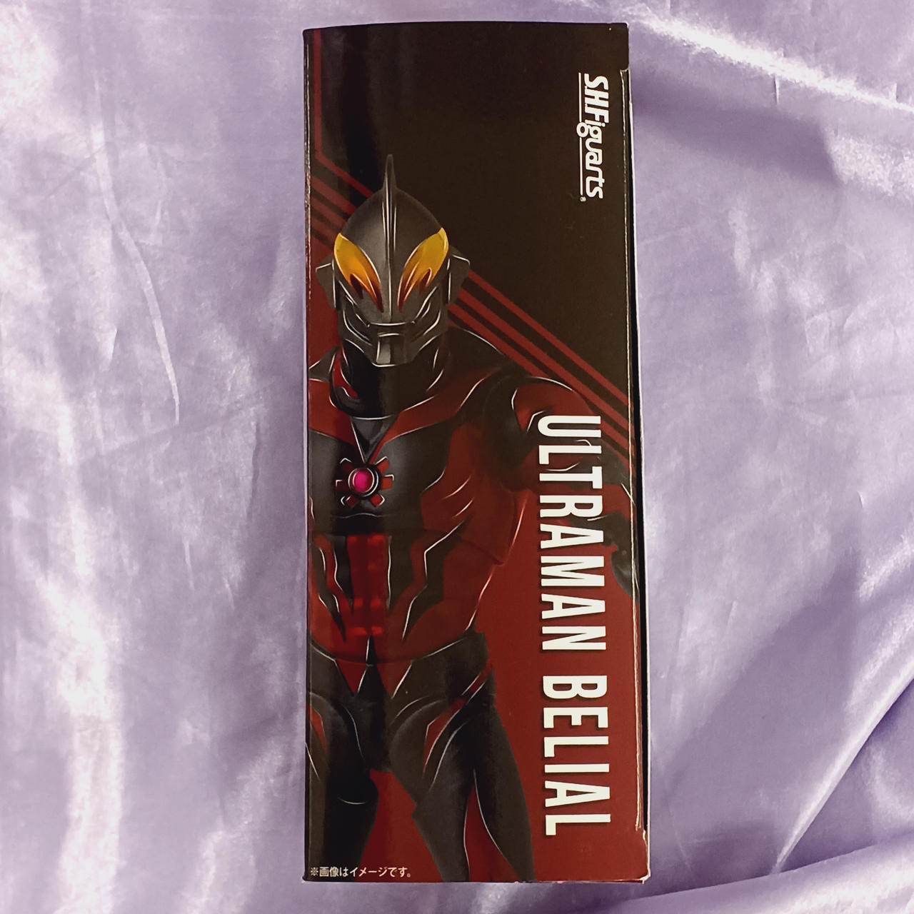 箱スレキズ・テープ跡あります。