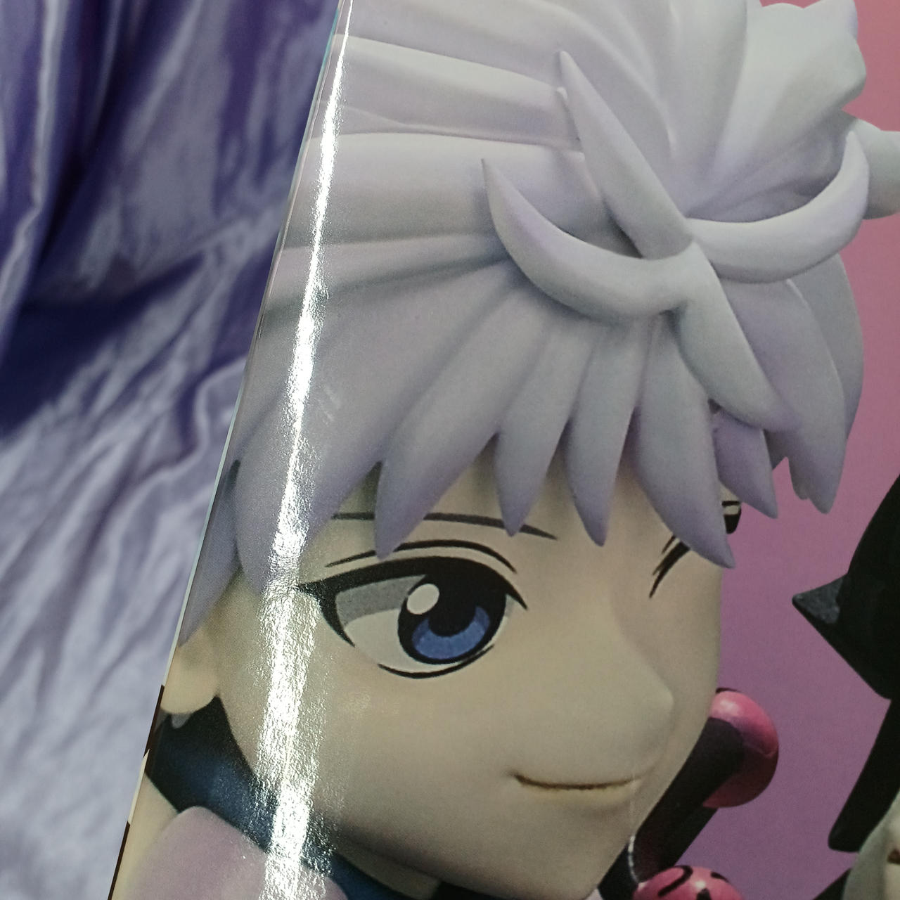 箱スレキズあります。